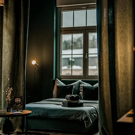 Llr Design Apartment Am Bahnhof - Emerald Green *